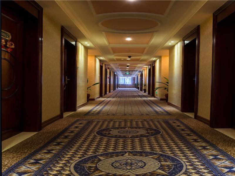 Vienna Hotel In Pinghu Square Shenzhen Extérieur photo